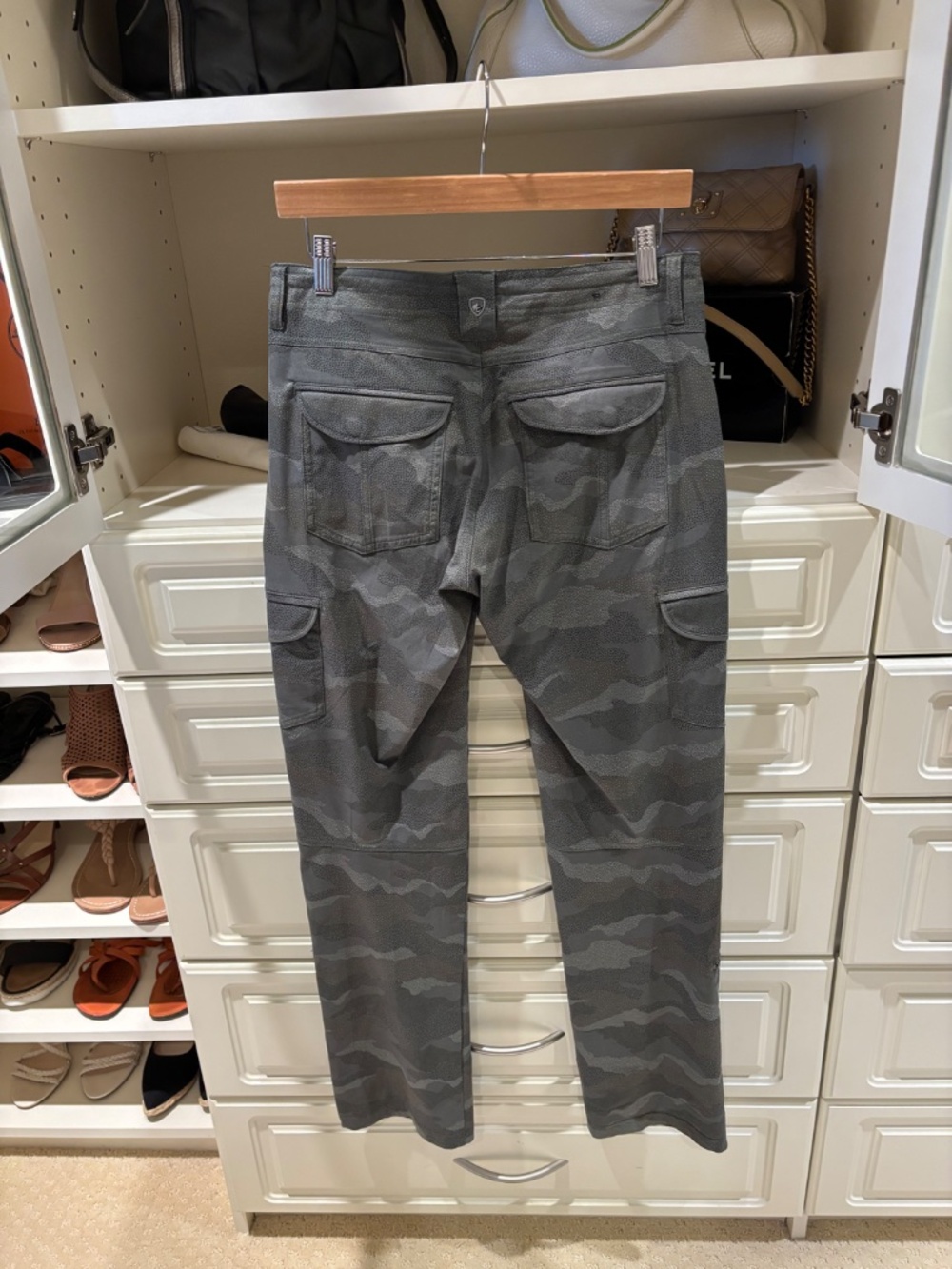 Kuhl Splash Roll-Up Pants Size 4 REG in Camo - Picture 2 of 4